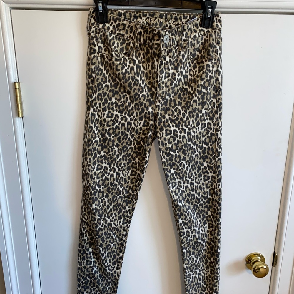 American Eagle high rise jegging size 4 leapord